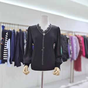 [르니앤맥코이] 장미 브로치 소매 시스루 니트 MN04KN600