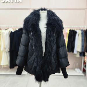 [샤틴]라쿤퍼배색 탈,착 구스다운 패딩S254C802A