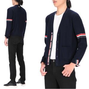 [톰브라운] 스트라이프 암밴드 MKC519A Y1002 415 릴렉스핏 브이