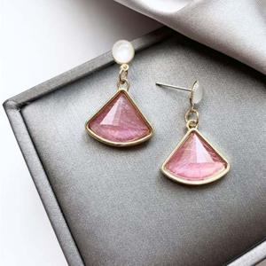 큐빅라운드 부채꼴 디자인 이어링 핑크 패션귀걸이