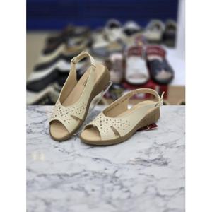 허시파피피 세이브존05 여성4Cm굽양가죽슬링백단화 NVJFKQ025