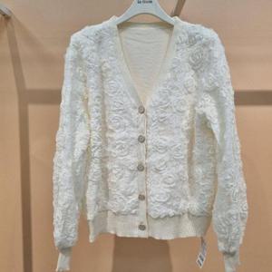 라티움 HC34 봄간절기 앞오픈형장미꽃레이스퀴노아 짧은니트가디건 T2613cd08