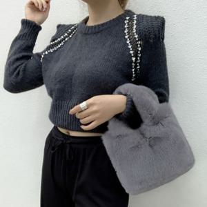 겨울 하객룩 탑핸들 페이크퍼 핸드백 미니손가방 여성