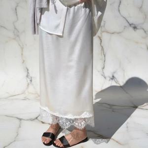 [신상오픈런]여성용 캐주얼 데이트룩 새틴 롱스커트 (46835954)