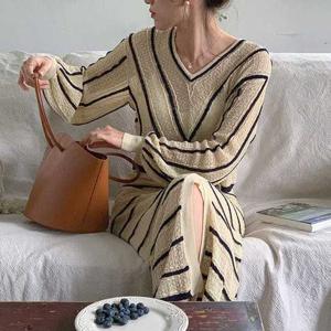 슈팅스타 / 브이넥 시스루 니트 스커트 투피스 262089