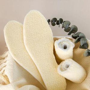 잘라쓰는 겨울 신발 운동화 양털깔창 보온깔창 털깔창 (W9D9A95)