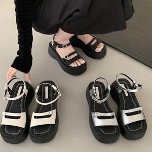 [슈쁨]여성 유니크 트임 통굽 여름 플랫폼 샌들 페론