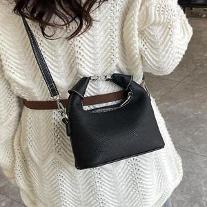 [달라보여]폴카도 여성소가죽가방 크로스백 a04391