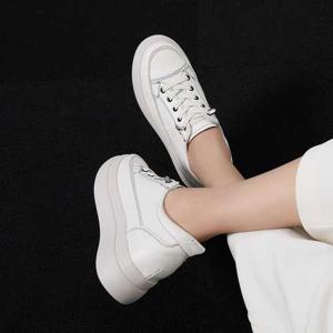 제이슈 / 제이슈 천연소가죽 올린 플랫폼 키높이 스니커즈