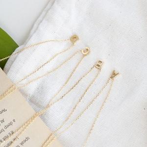 새라 알파벳 목걸이