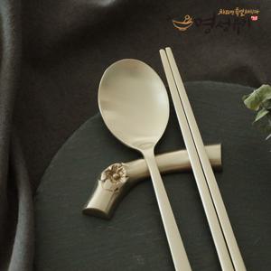 명성유기 매화수저받침