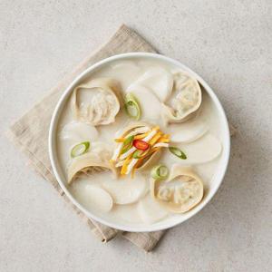 [한국야쿠르트의 새이름 HY]잇츠온 사골 떡만두국 밀키트 2인분