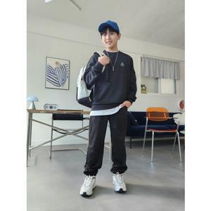 블랙야크키즈 폴리 니트 소재로 가볍고 신축성이 우수한 맨투맨+조거팬츠 세트 [O루트니트맨투맨세트]