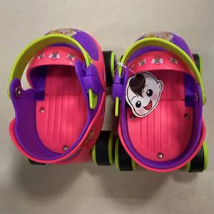 안전 버튼이 있는 조절 가능한 어린이 롤러 스케이트, 저항성 소재, 이중 행 4륜 스케이트 신발