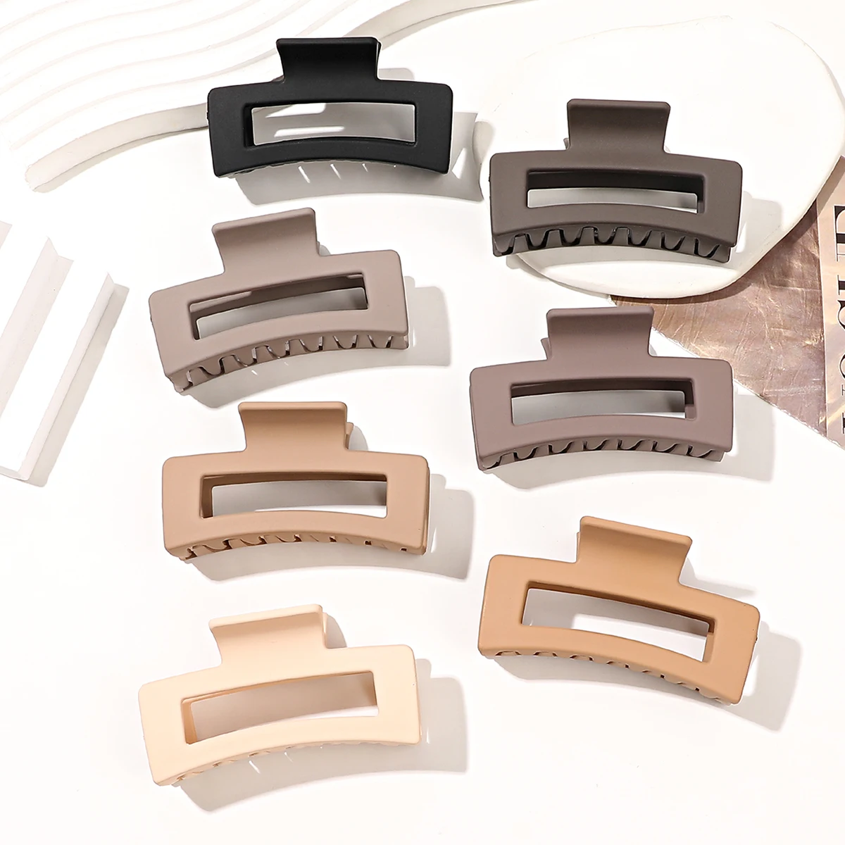 여성용 7개입 3.4인치 중형 사각 헤어 클립, 두꺼운 머리와 얇은 머리 모두에 적합, 강력한 고정력의 무광 바나나 집게핀 헤어 액세서리