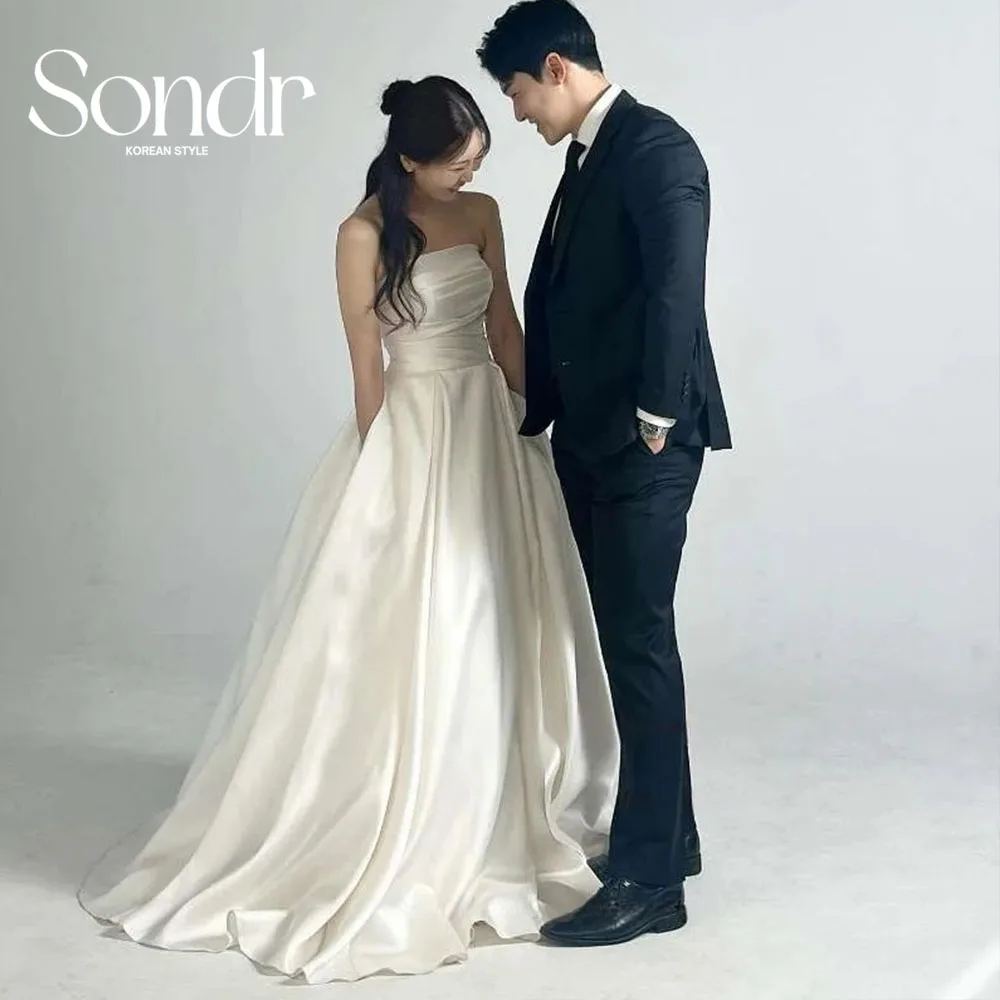 2025년형 심플 A라인 한국 웨딩드레스 사진 촬영용 스트랩리스 부드러운 새틴 플리츠 스윕 트레인 브라이덜 가운 코르셋 백
