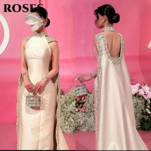 ROSES 오프 화이트 우아한 댄스 파티 드레스 홀터넥 이브닝 드레스 크리스탈 자수 오픈 백 케이프 vestidos de noche 맞춤형