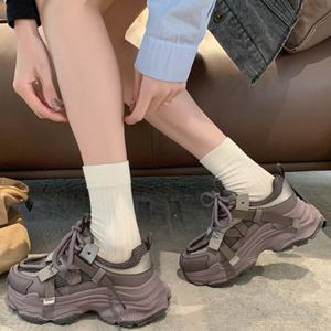 여성 패션 초경량 키높이 쿠션 운동화 발편한 심플 통굽 스니커즈