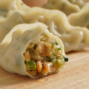 육즙한가득 고기만두 2kg 100% 국산돼지와 신선한 야채로 꽉채운 속