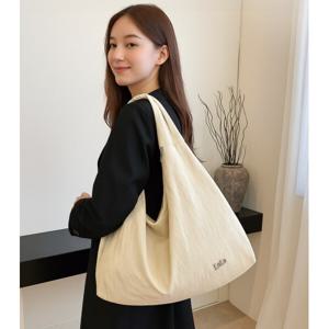 J2K 멜로우 숄더백 여성 데일리 빅사이즈 꾸안꾸 가방 수납력 모던