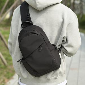 데이그린 남녀공용 10포켓 슬링백