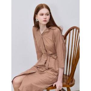 쉬즈미스   하프클럽/ 고급스러운 벨티드 턱 셔츠 원피스 (택가격  338000원)