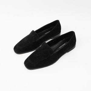 [신난다슈]여성 로퍼 단화 1cm 플랫 구두 슬립온 SKE241009 블랙