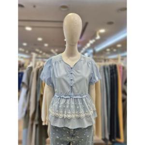 부루앤쥬디 세이브존03 부루앤쥬디 버튼 밑단 레이스 블라우스 AGBBRFBL105BA