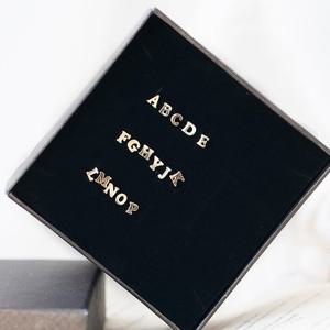 [폭스타일] [은침] 새라 알파벳 귀걸이