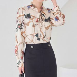 [모리스커밍홈] 체인패턴 리본 타이 블라우스_M2603BL610A