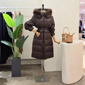 [포커스]FW4K3JP32290_라쿤 퍼 트리밍 덕다운 롱 점퍼