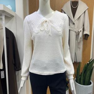 클리지 DP01 브이넥 프릴 리본 블라우스 CQ2WBL17