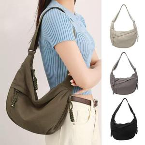 [루즈루나] 우루드 유럽 일본 여행 가벼운 나일론 숄더 크로스백 반달 가방 해외