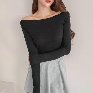 [옷자락]여자 쫀쫀한흰색상의 딱붙티 슬림핏 보트넥 티셔츠