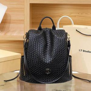 [드레스허그]에프틴 여성 가죽 백팩