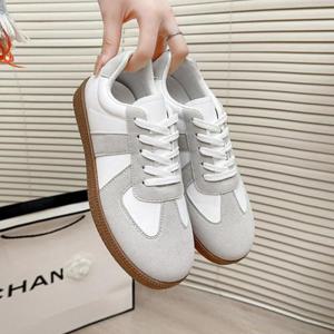 [옷자락] 여성 캐주얼 스티치 배색 고무솔 스니커즈 운동화