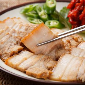 한솔수육 한방 오겹살 통수육 보쌈 고기 통수육350g 새우젓+쌈장세트