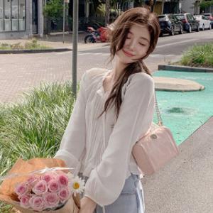 아뜨랑스 신상 티셔츠/니트 데일리룩 하객룩 데이트룩 여름룩 원피스 아우터 니트