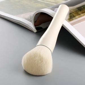 싱글 대형 파운데이션 브러쉬 부드럽고 푹신한 메이크업 브러쉬 일상적인 메이크업 적용에 적합한 전문 블렌딩 브러쉬