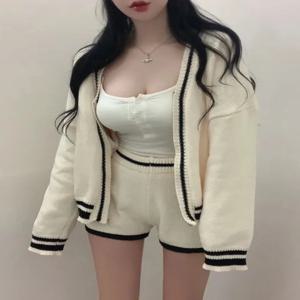 가을 신상 여성 니트 캐주얼 두꺼운 스웨터 코트와 반바지 투피스 세트, 유행을 타지 않는 다용도, 나이를 잊게 하는 스타일