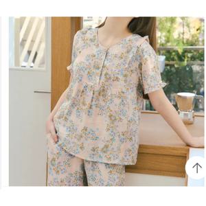 [백화점][비너스][VEVS126W-OR]여성스러운 은은한 잔꽃나염 요루소재 반팔 여름용 실내복상의