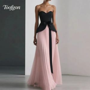 Toofgon 우아한 여성 이브닝 드레스 끈이 없는 검정색과 분홍색 파티 드레스 2026 공식 행사용 댄스 파티 드레스 맞춤형 ﻿