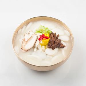 [한상차림] 떡국 곰탕 기획세트 (떡국떡300g+소머리곰탕600g)