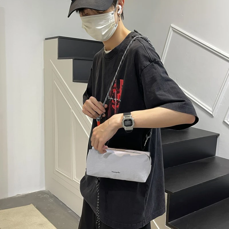새로운 라이트 가슴 가방 간단한 야외 등산 남자 가방 캐주얼 모든 경기 크로스 바디 가방 솔리드 컬러 유행 남자 가방