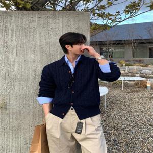 새로운 심플 루즈핏 캐주얼 남성 니트 가디건 스웨터 봄 가을 카키 트위스트 니트웨어 버튼업 코트 레귤러 핏 청년 패션
