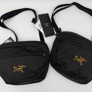 26SS 아크테릭스 맨티스 2 웨이스트팩 24K 블랙 8973 크로스 미니백
