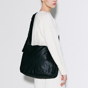 Pebble Messenger Bag Onyx