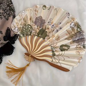 빈티지 꽃무늬 접이식 선풍기 우아한 휴대용 선풍기 트렌디한 여성용 액세서리 및 일상 사용 용도
