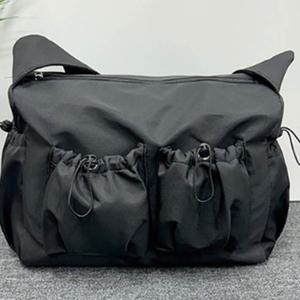 데일리 심플한 소지품 어깨끈 조절 가능 스타일 실용성 크로스백 여행 직장인 학생 깔끔한