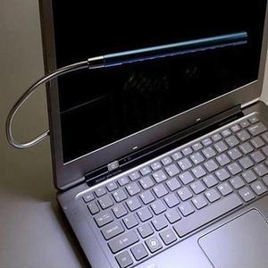 USB충전 밝은 휴대용 LED 터치 스탠드 작은조명 학생 미니독서등